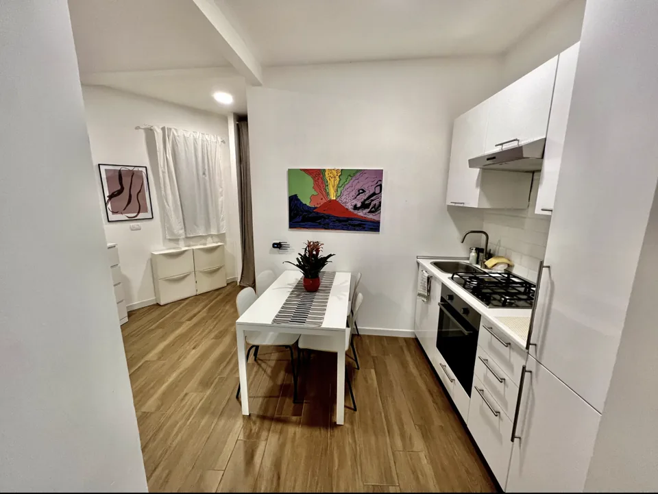 Cucina vista dall’ingresso